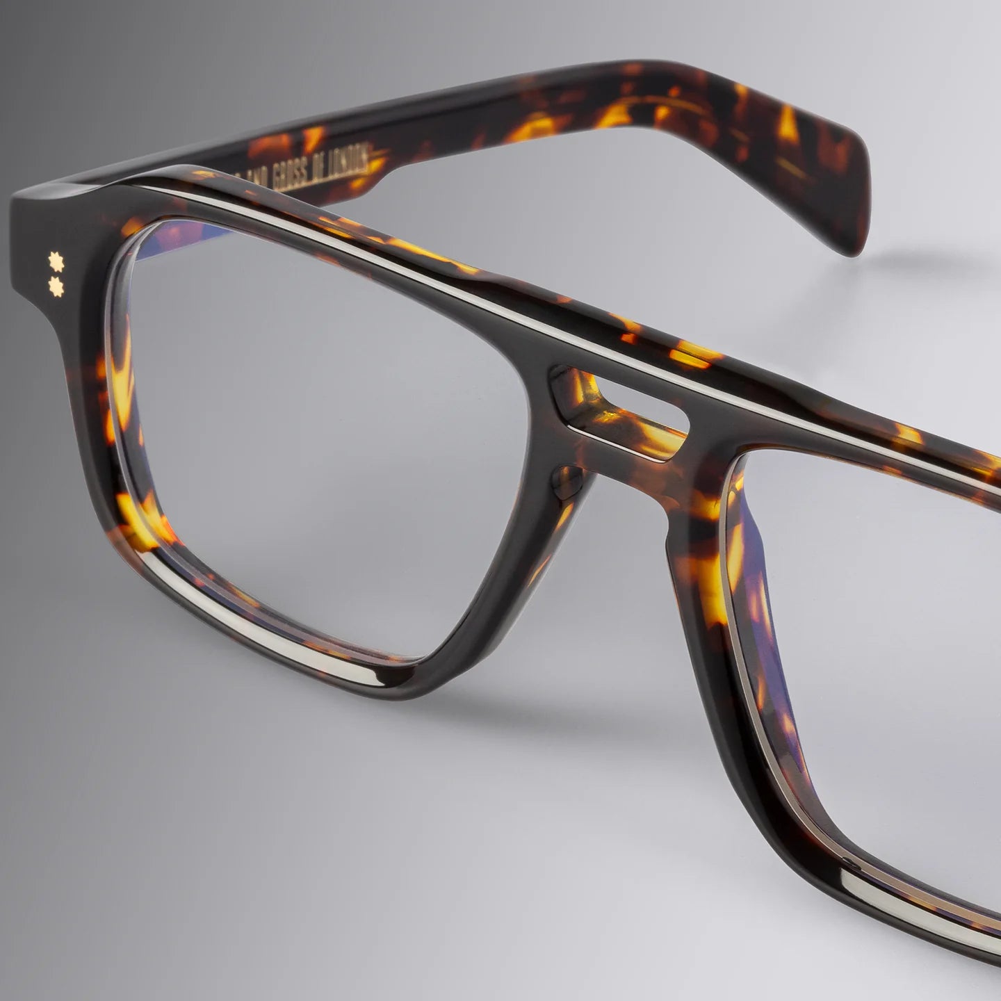 Cutler & Gross GR15